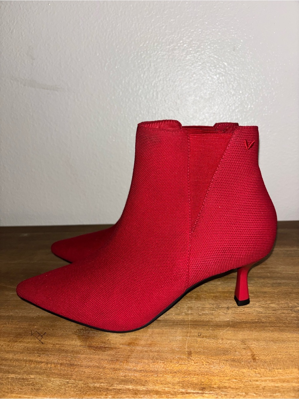 Women's Red Pointed-Toe Ankle Booties with Stiletto Heel - Picture 4 of 8